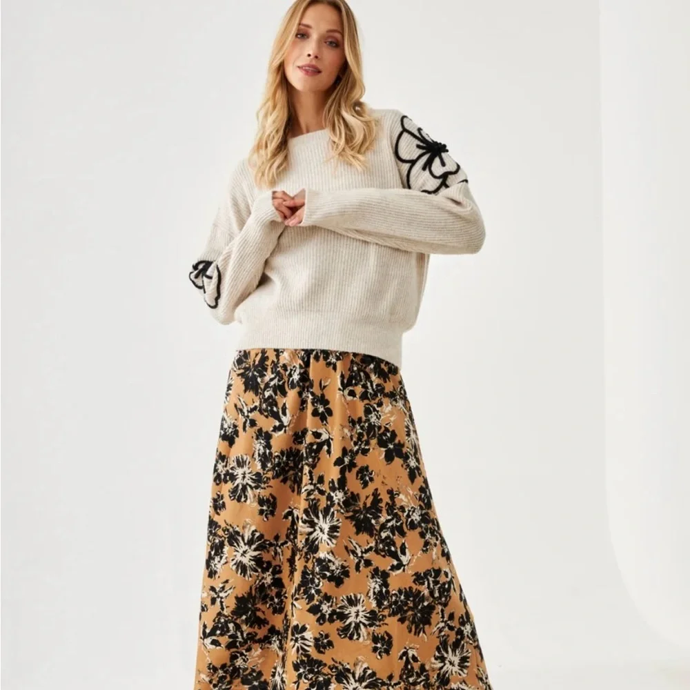 NKN Nekane Contrast Flower Sweater S/M cozy, winter, soft, Cabincore NWT - Picture 2 of 5